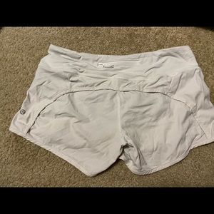 White lululemon shorts